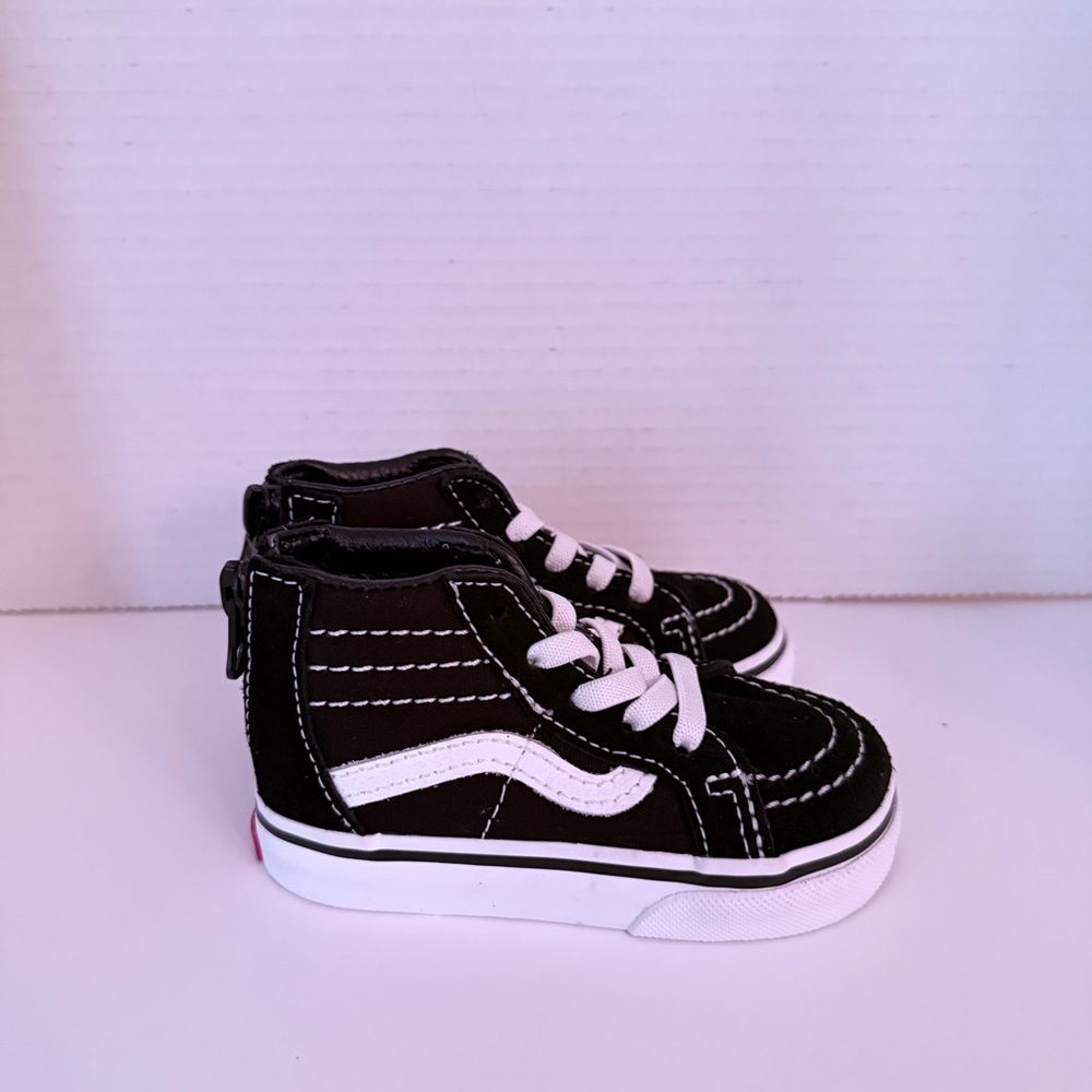 Vans Black and White High-Top Sneakers with Padded Collar 5 kids NWOT